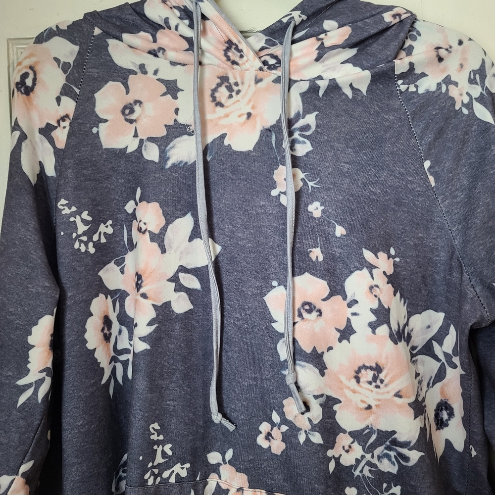 Women's Fashion Floral Hoodie Sweatshirt, Medium - Picture 3 of 7